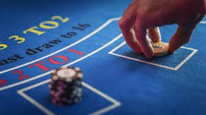 Người chơi Việt Nam trải nghiệm sportsbook và live casino trên điện thoại di động